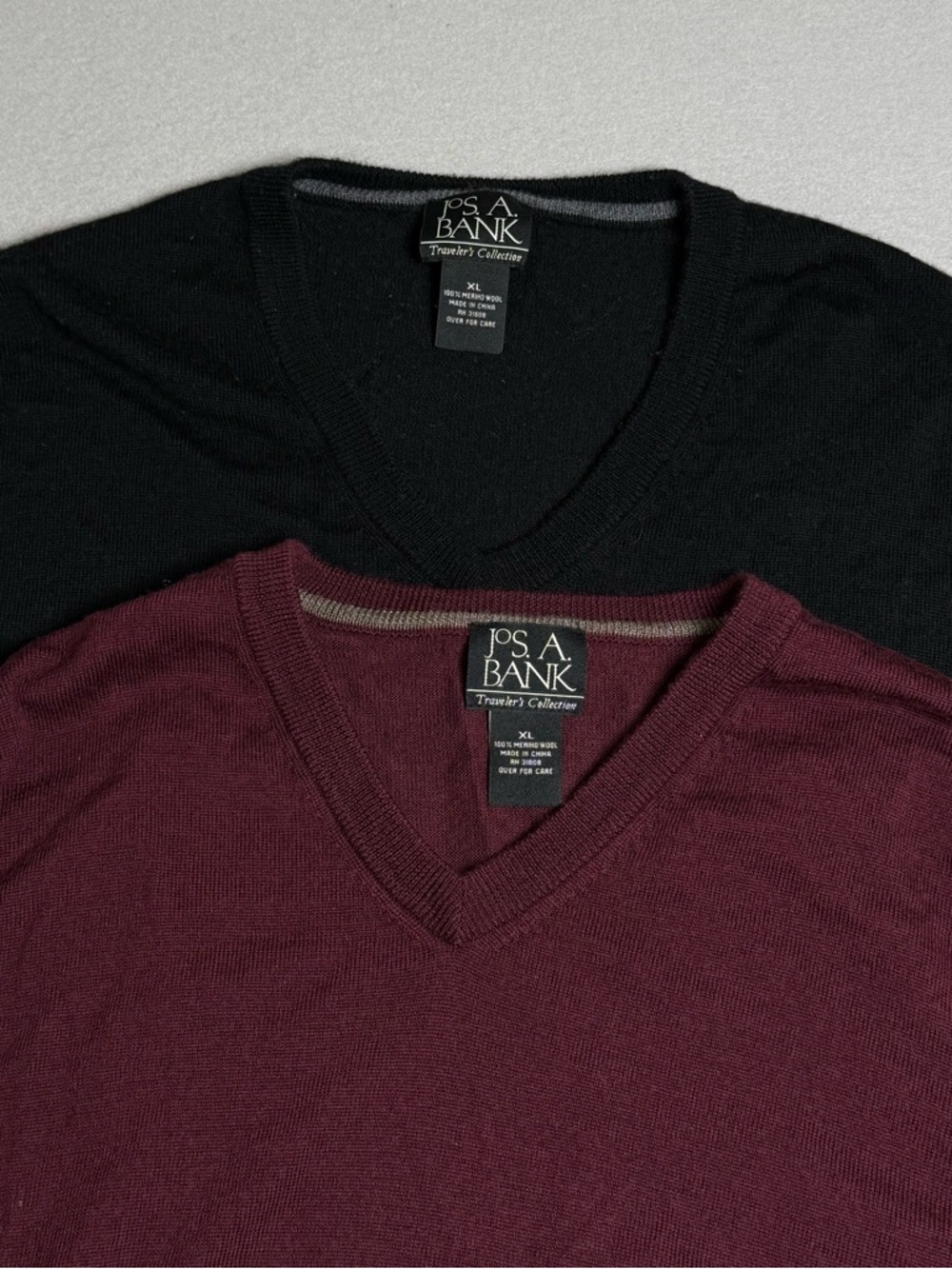 2 Jos. A. Bank XL Men's V-Neck Sweater Red Black 100% Merino Wool Pullover READ